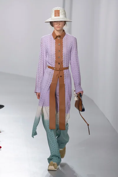Look 27